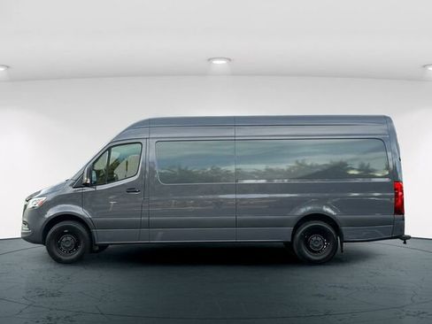 Used 2023 Mercedes-Benz Sprinter 2500 image 4