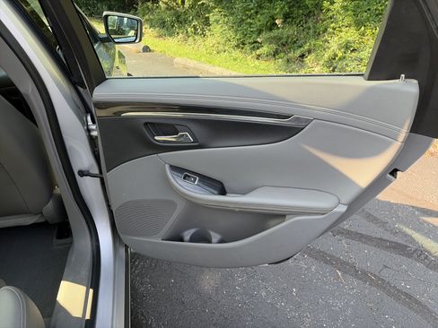 Used 2018 Chevrolet Impala LT w/ LT Convenience Package FWD image 24