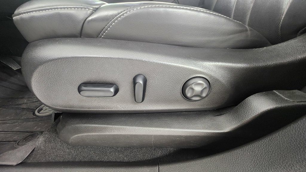 Used 2020 Buick Envision Premium w/ Driver Confidence Package AWD/4WD image 11