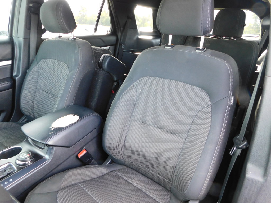 Used 2017 Ford Explorer XLT AWD/4WD image 16