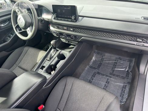 Used 2024 Honda Accord EX image 11