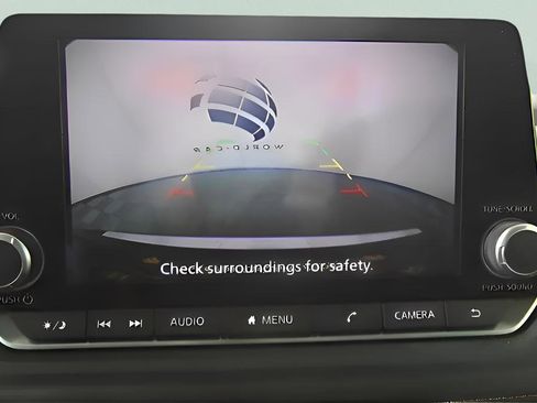 Used 2023 Nissan Rogue SV image 18