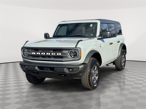 Used 2024 Ford Bronco Big Bend image 2
