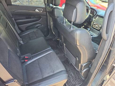 Used 2019 Jeep Grand Cherokee Altitude AWD/4WD image 23