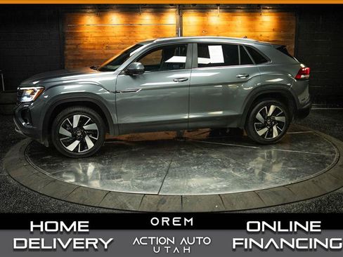 Used 2024 Volkswagen Atlas Cross Sport SE FWD image 1