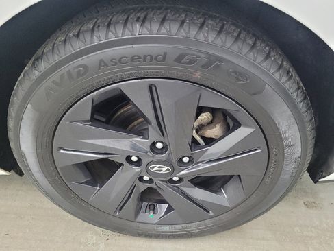 Used 2021 Hyundai Elantra SEL image 31