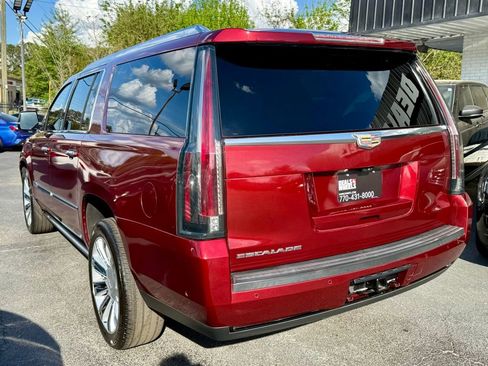 Used 2018 Cadillac Escalade ESV Platinum RWD image 11