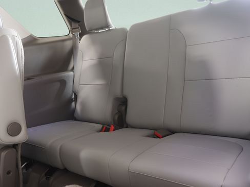 Used 2019 Chevrolet Traverse Premier w/ Driver Confidence II Package FWD image 27