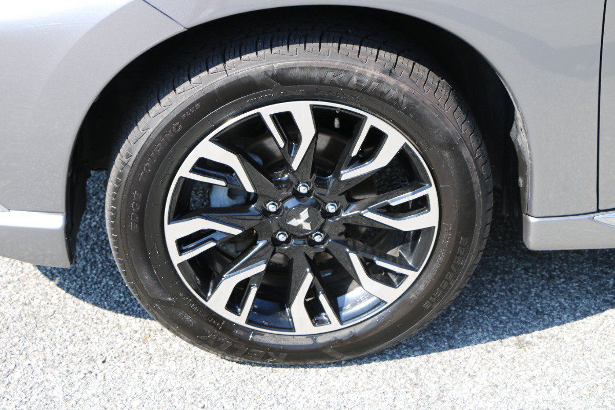 Used 2018 Mitsubishi Outlander SEL AWD/4WD image 14