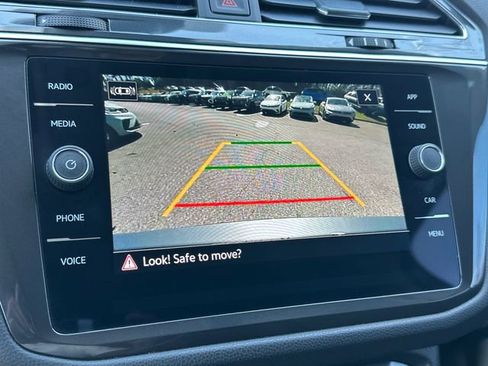 Used 2023 Volkswagen Tiguan SE image 18