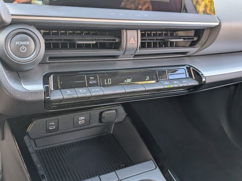 Used 2024 Toyota Prius LE image 23