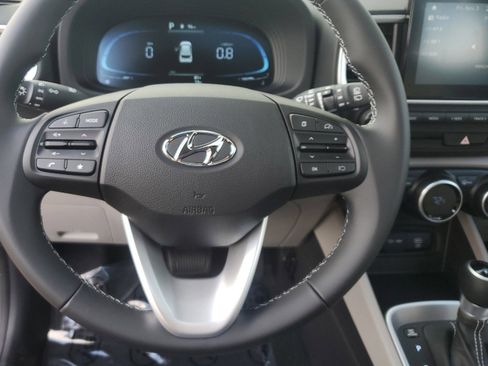 Used 2025 Hyundai Venue SEL FWD image 28