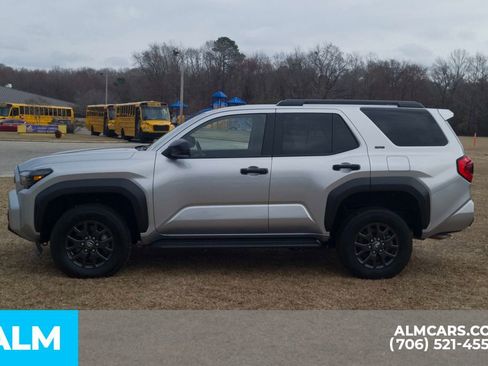 Used 2025 Toyota 4Runner SR5 AWD/4WD image 10