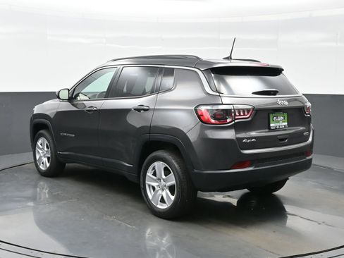 Used 2022 Jeep Compass Latitude image 4