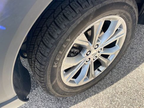 Used 2022 Ford Explorer Limited AWD/4WD image 17