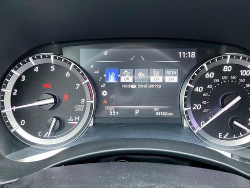Used 2022 Toyota Highlander XLE AWD/4WD image 19