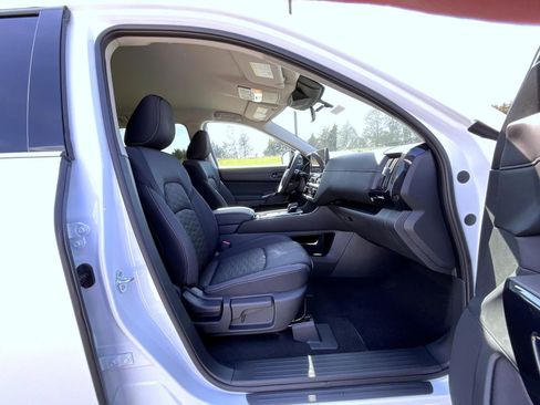 New 2026 Nissan Pathfinder SV AWD/4WD image 17