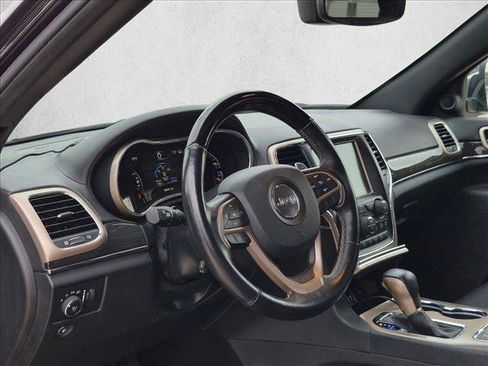 Used 2017 Jeep Grand Cherokee Overland AWD/4WD image 9
