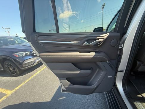 Used 2024 GMC Yukon Denali w/ Denali Reserve Package AWD/4WD image 18