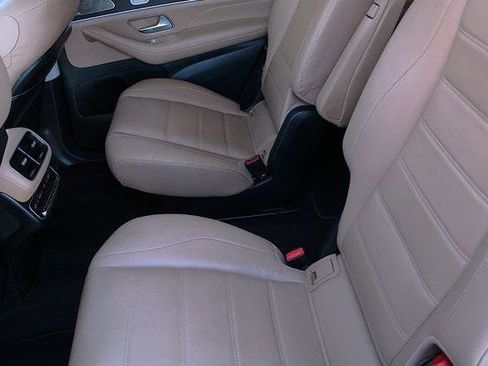 Used 2024 Mercedes-Benz GLS 580 4MATIC image 12