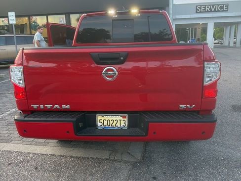 Used 2022 Nissan Titan SV RWD image 19