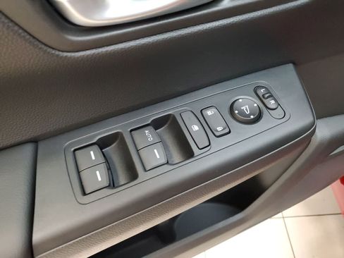 Used 2023 Honda CR-V LX image 15