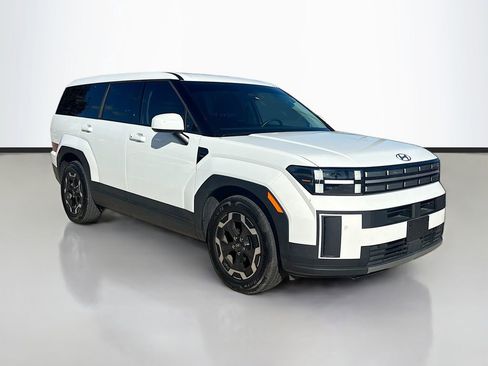 Used 2025 Hyundai Santa Fe SE image 3