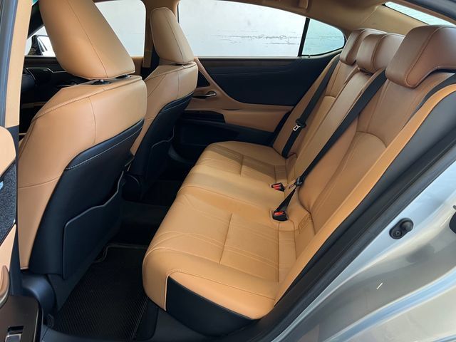 Used 2023 Lexus ES 350 w/ Accessory Package (Z1) FWD image 33