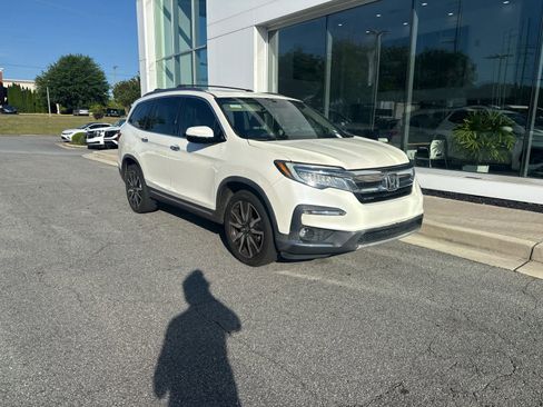 Used 2019 Honda Pilot Touring image 2