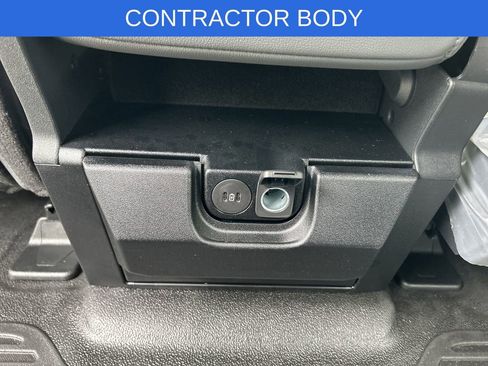 New 2025 Ford F550 4x4 Crew Cab image 15