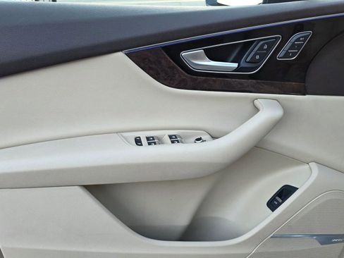 Used 2018 Audi Q7 3.0T Prestige w/ Prestige Package image 32