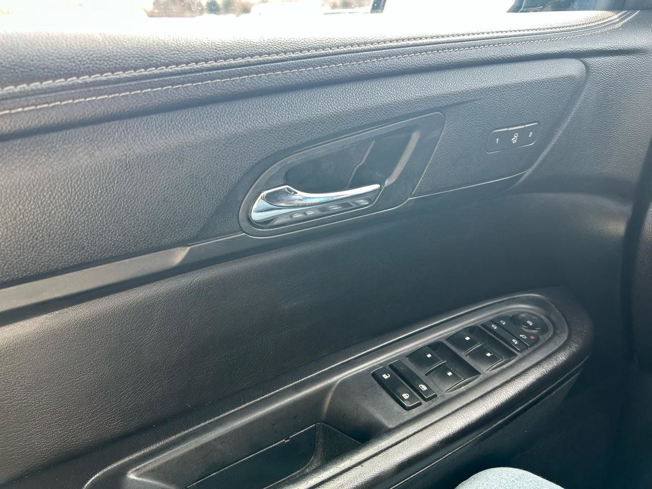 Used 2017 Chevrolet Traverse LT FWD image 30