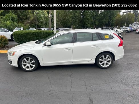 Used 2016 Volvo V60 T5 Premier FWD image 6