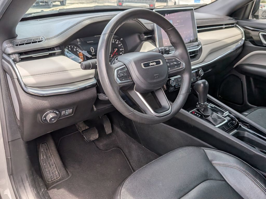 Used 2023 Jeep Compass Limited AWD/4WD image 31
