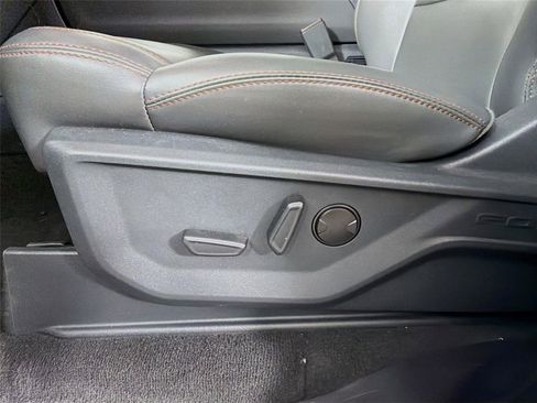 Used 2025 Ford Expedition Active AWD/4WD image 39