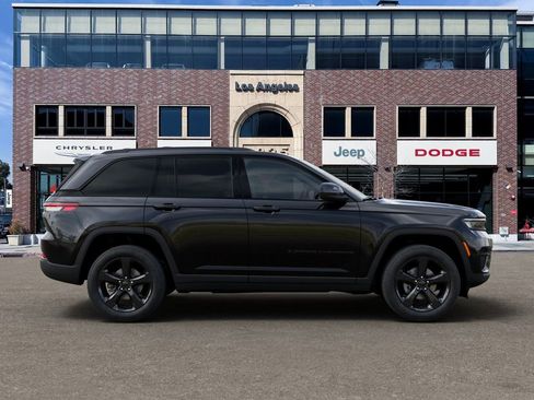 New 2025 Jeep Grand Cherokee Altitude image 21