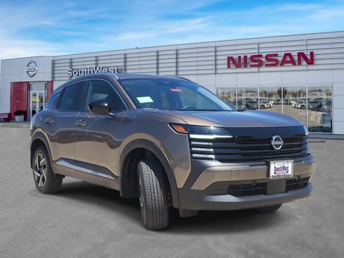 New 2026 Nissan Kicks SV w/ SV Premium Package FWD image 3