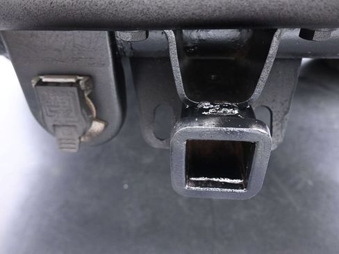 Used 2005 Chevrolet Suburban Z71 w/ Preferred Equipment Group AWD/4WD image 40