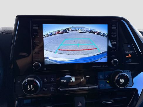 Used 2022 Toyota Highlander XLE AWD/4WD image 15