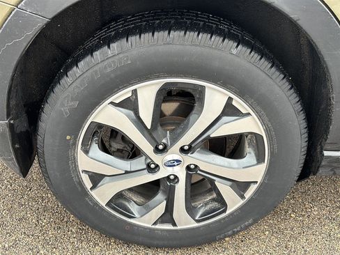 Used 2020 Subaru Outback Touring w/ Popular Package #2 image 12