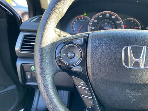 Used 2017 Honda Accord EX image 18