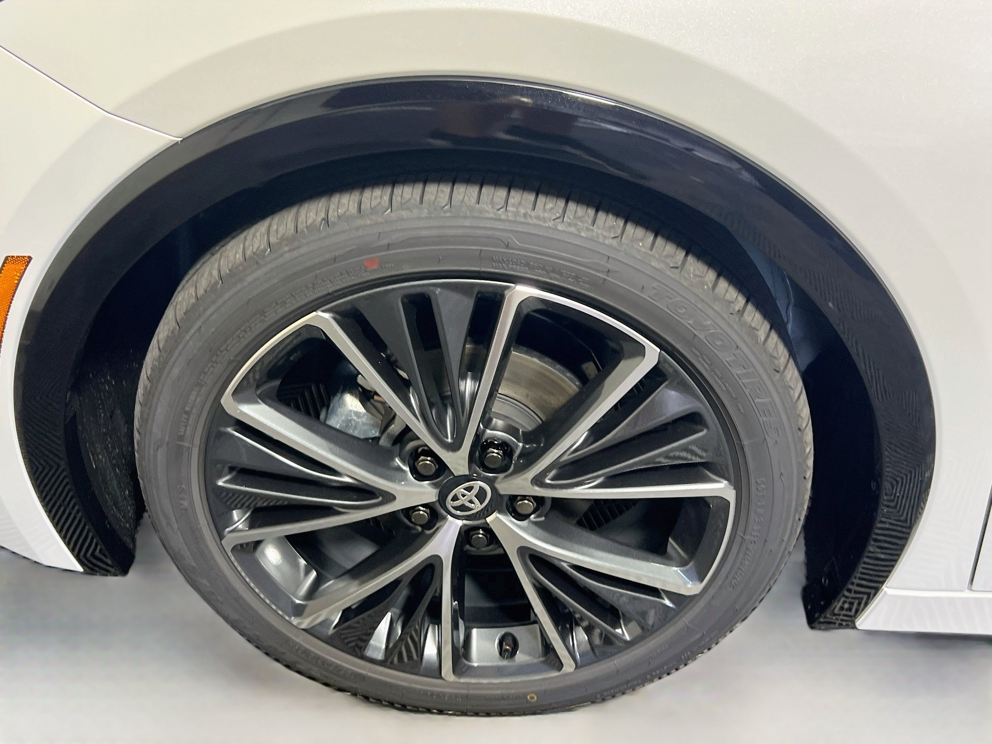 New 2027 Toyota Prius XLE FWD image 13