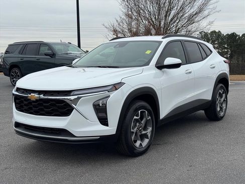 Used 2026 Chevrolet Trax LT image 7