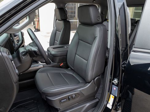 Used 2022 Chevrolet Silverado 2500 LTZ w/ LTZ Plus Package image 29