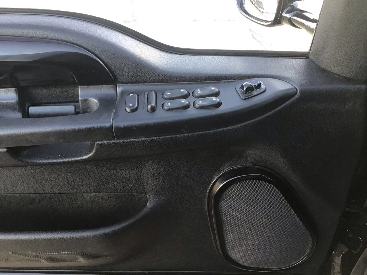 Used 2001 Ford Excursion XLT AWD/4WD image 28