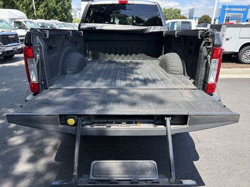 Used 2017 Ford F250 Lariat w/ Lariat Value Package AWD/4WD image 33