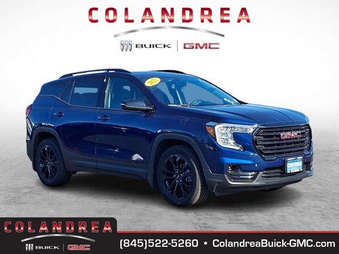 Certified 2022 GMC Terrain SLT w/ Infotainment Package II image 1