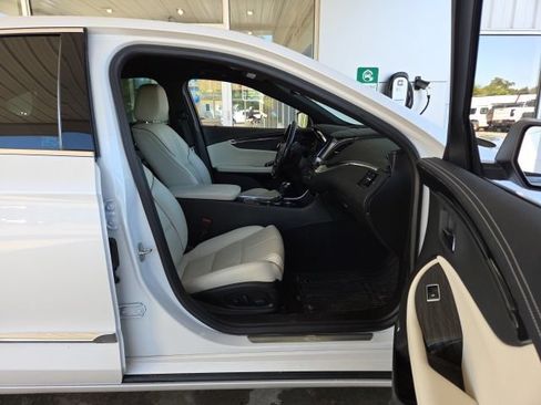 Used 2019 Chevrolet Impala Premier w/ Premier Convenience Package FWD image 46