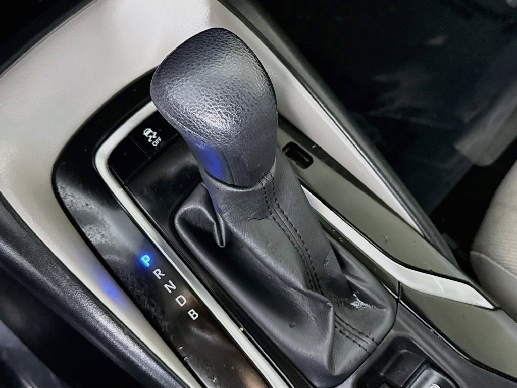 Used 2022 Toyota Corolla LE FWD image 19