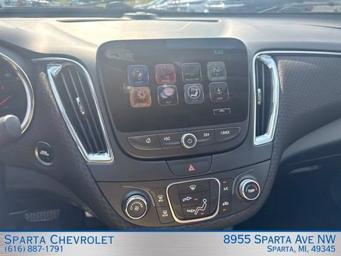 Used 2017 Chevrolet Malibu LT FWD image 18
